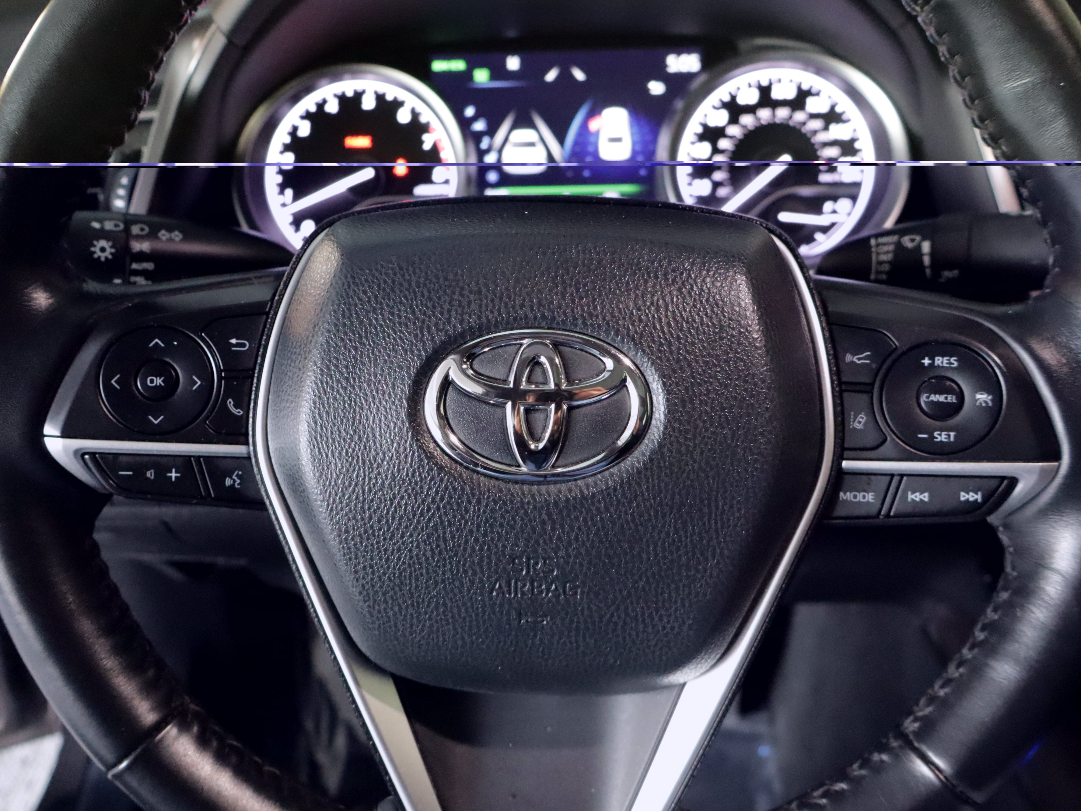 Used 2021 Toyota Camry XLE w/ Navigation Package AWD/4WD image 14