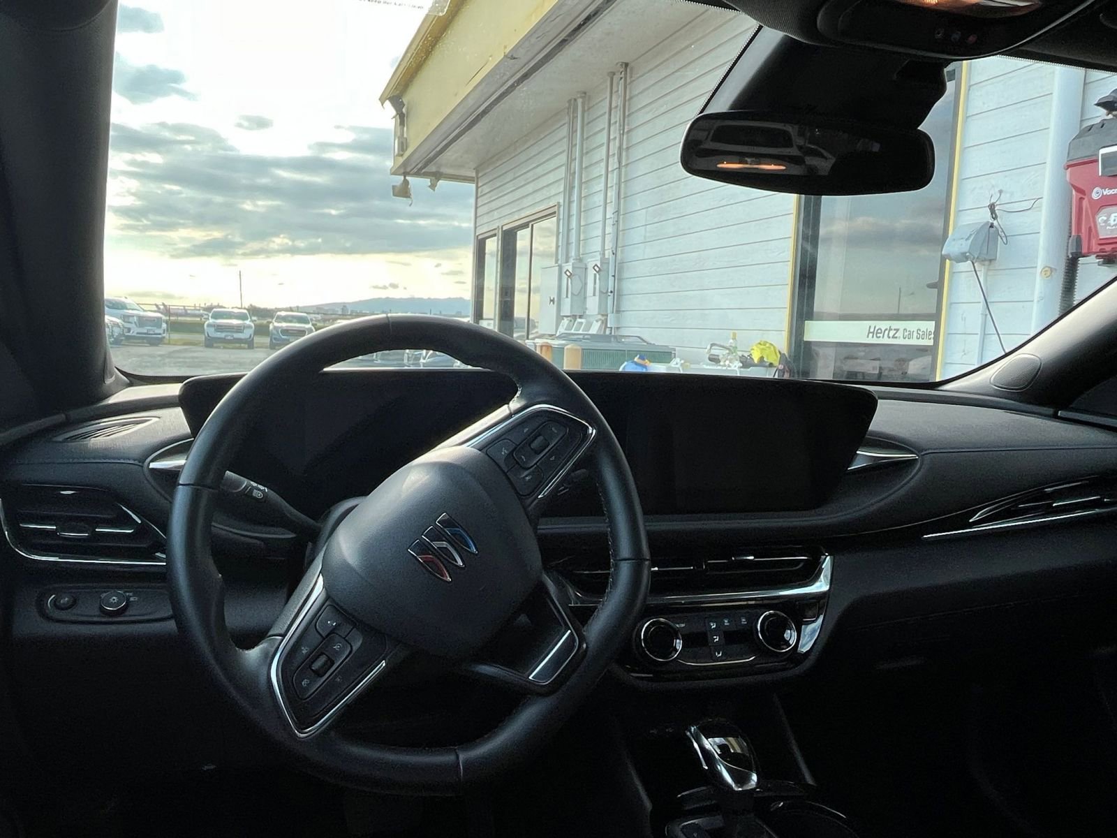 Used 2025 Buick Envista Sport Touring FWD image 32