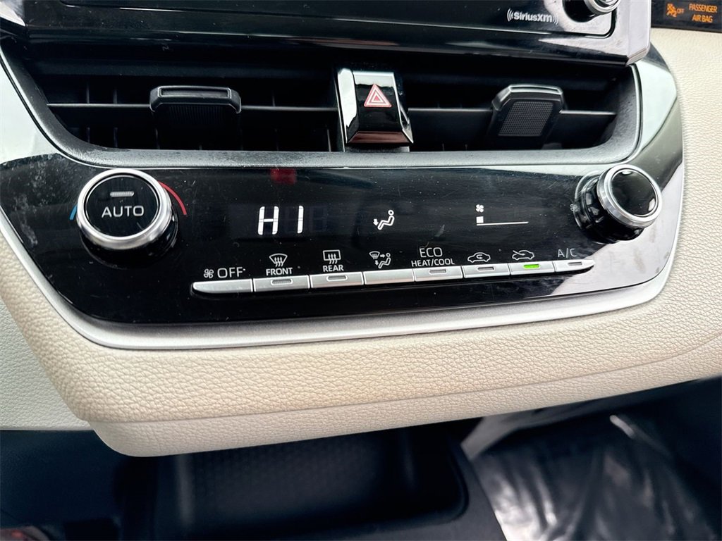 Used 2022 Toyota Corolla LE image 19