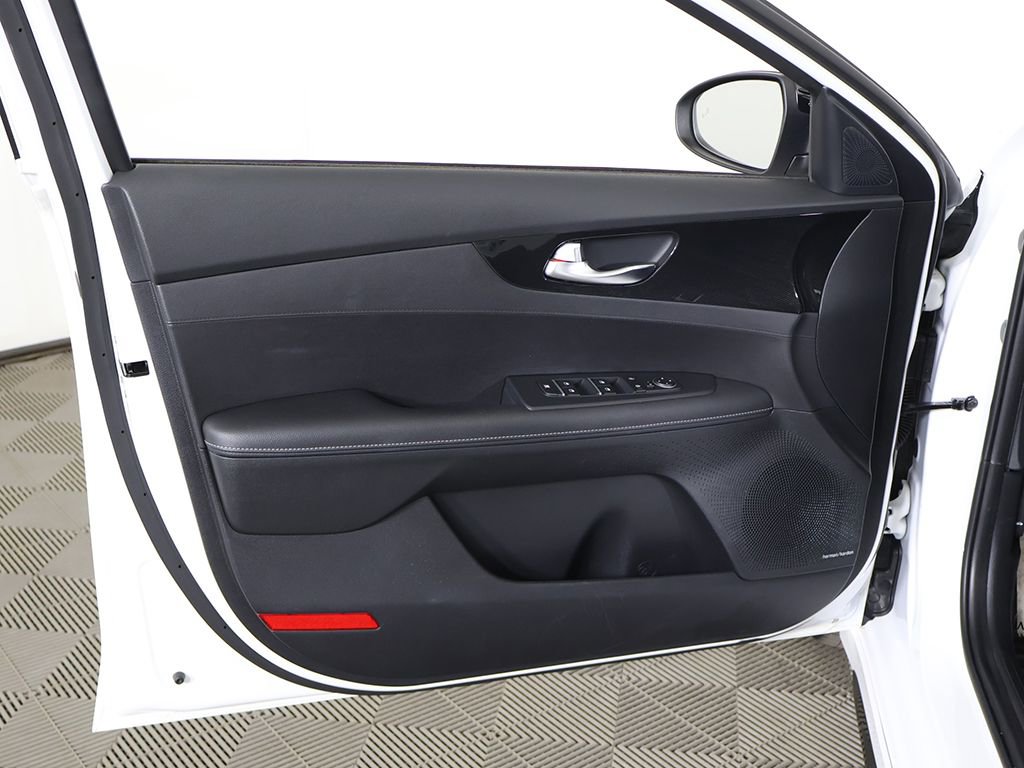 Used 2022 Kia Forte GT-Line w/ GT-Line Premium Package image 23