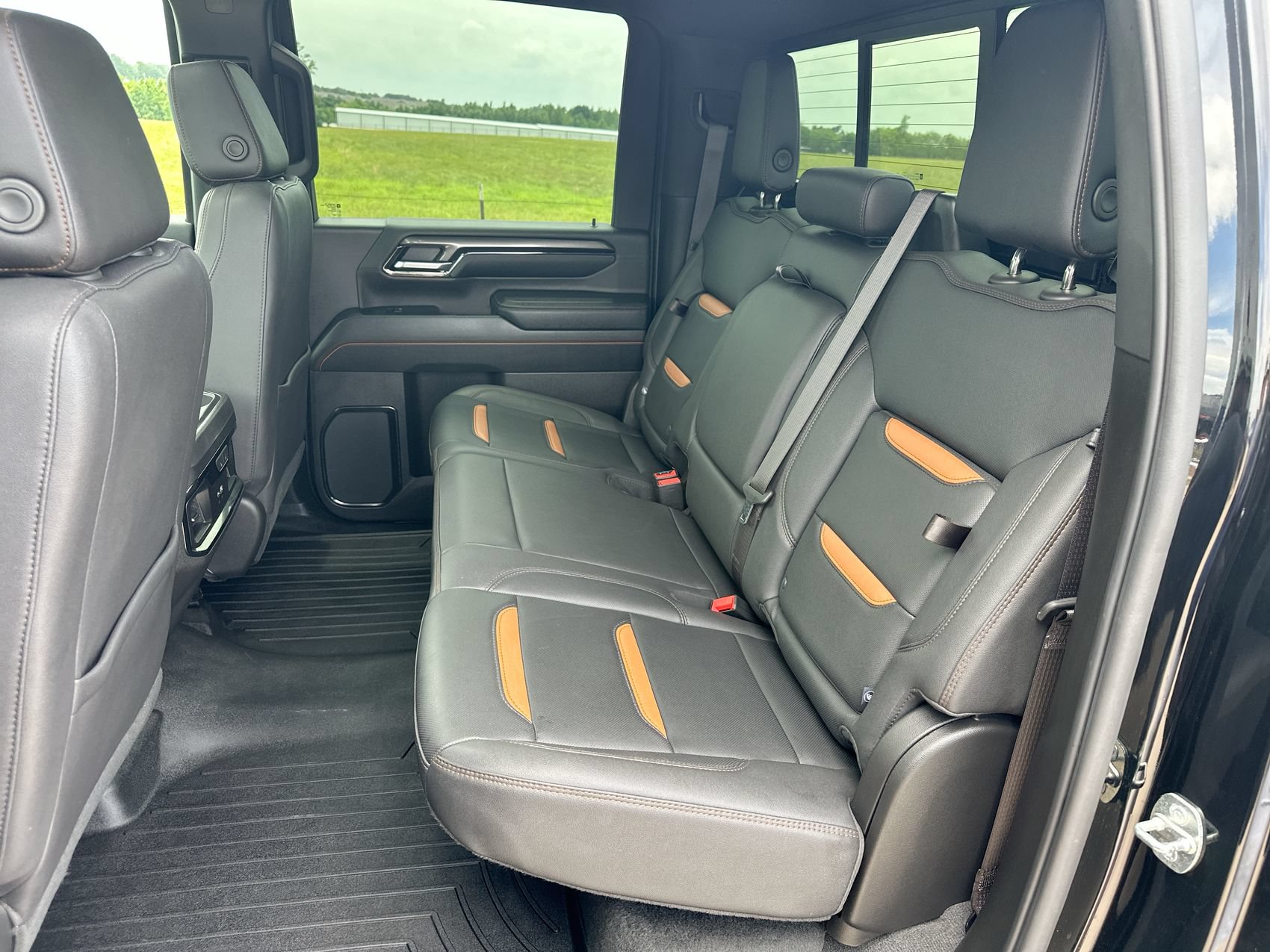 Used 2024 GMC Sierra 2500 AT4 w/ AT4 Preferred Package AWD/4WD image 24