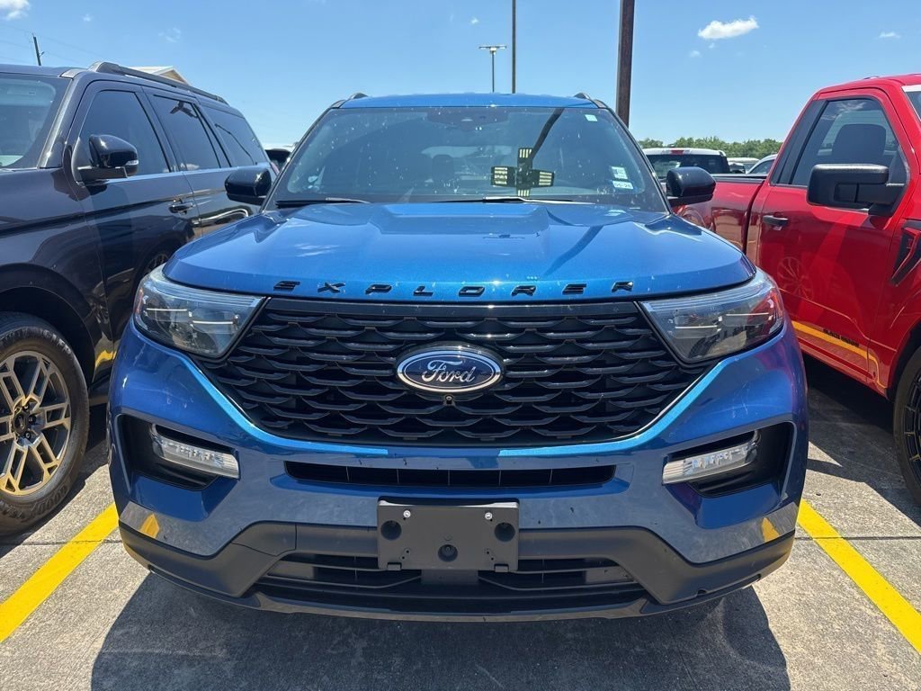 Used 2022 Ford Explorer ST-Line RWD image 2