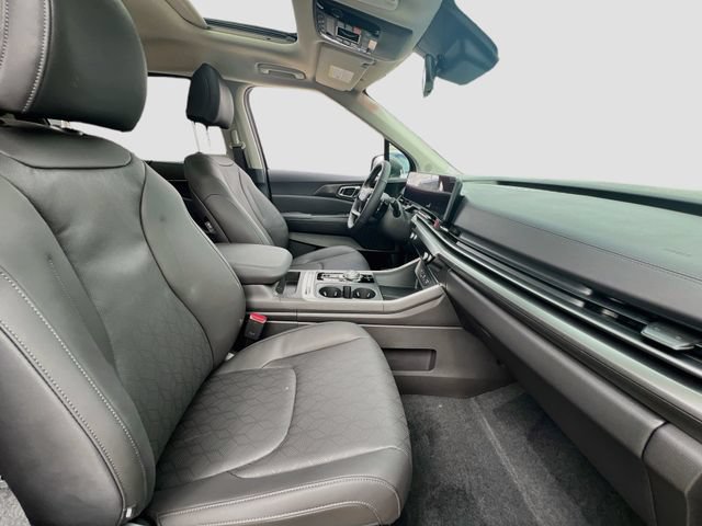 New 2027 Kia Carnival SX w/ Dark Edition Package FWD image 32
