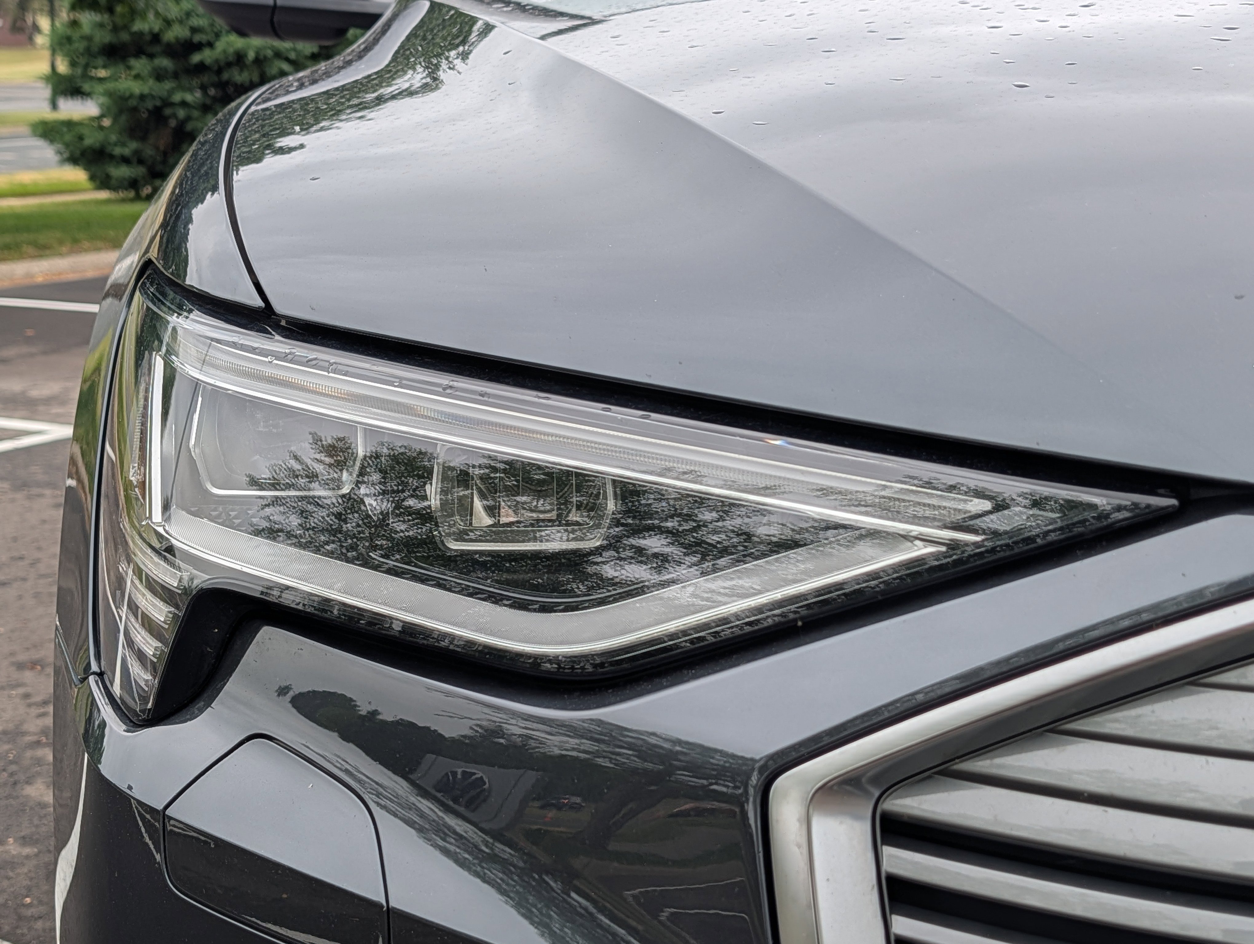 Used 2019 Audi e-tron Prestige w/ Prestige Package AWD/4WD image 16