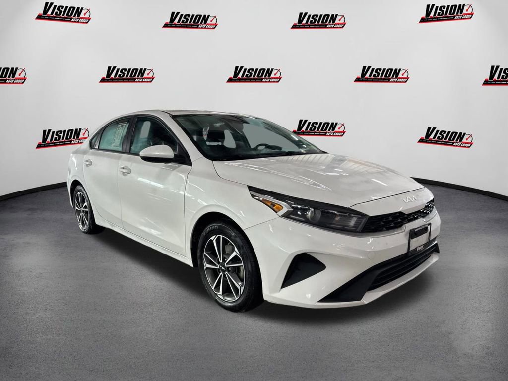 Certified 2023 Kia Forte LXS image 3