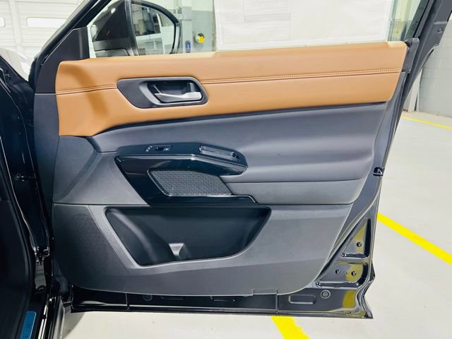 New 2026 Nissan Pathfinder Platinum image 34