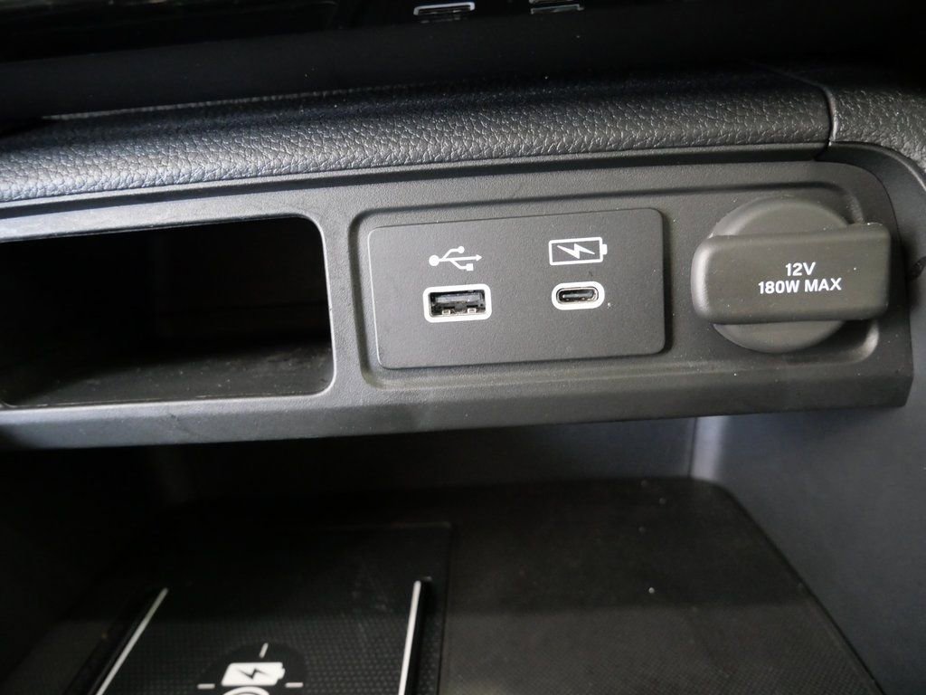 Used 2025 Honda Pilot Black Edition image 22