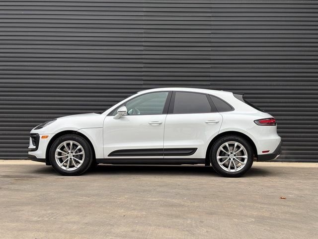 Used 2025 Porsche Macan AWD/4WD image 2
