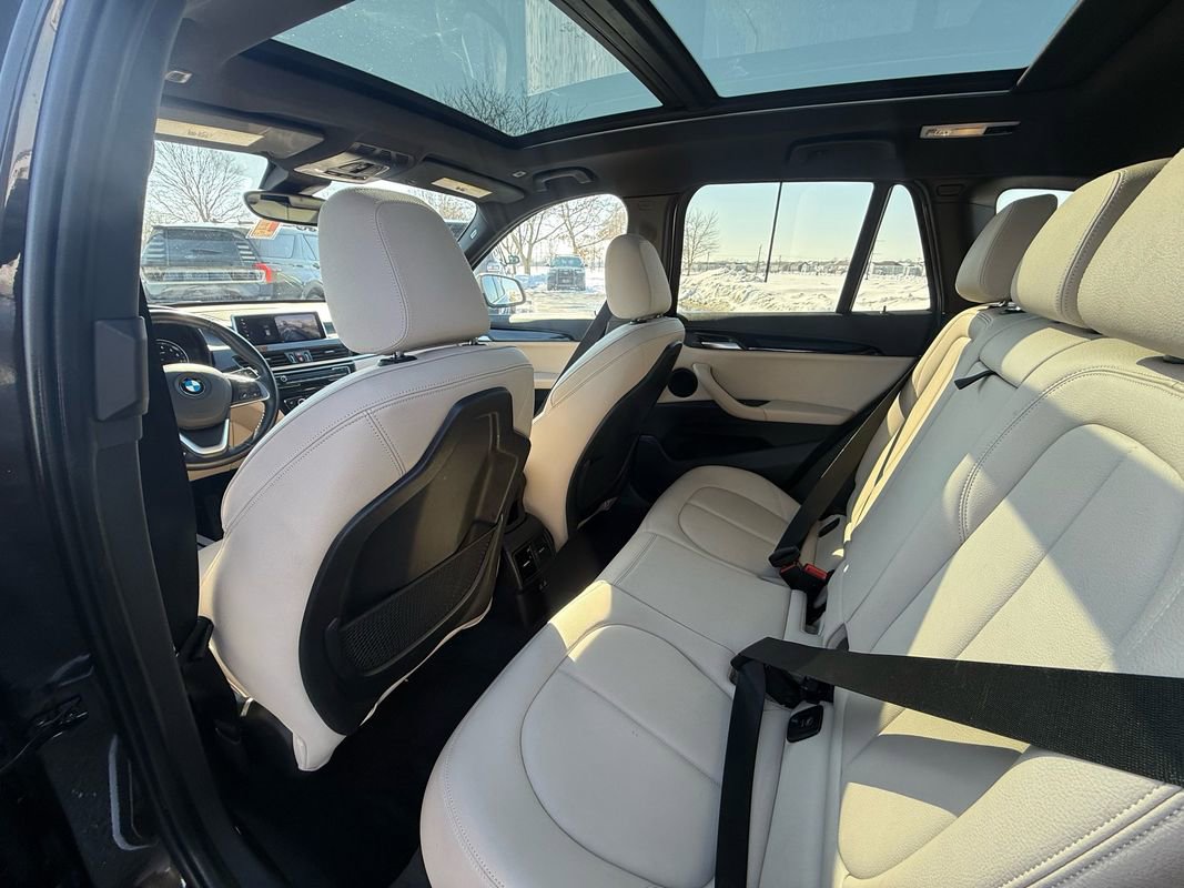 Used 2020 BMW X1 xDrive28i w/ Premium Package image 11