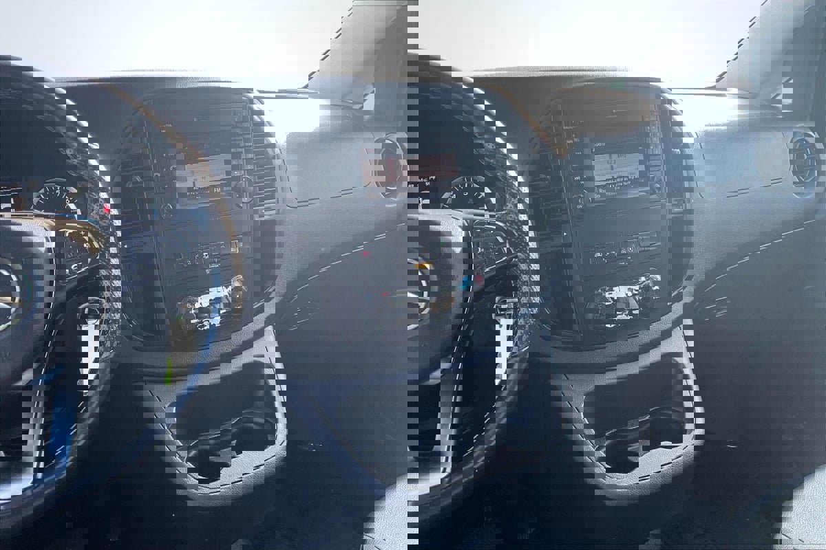 Used 2019 Mercedes-Benz Metris Passenger image 6