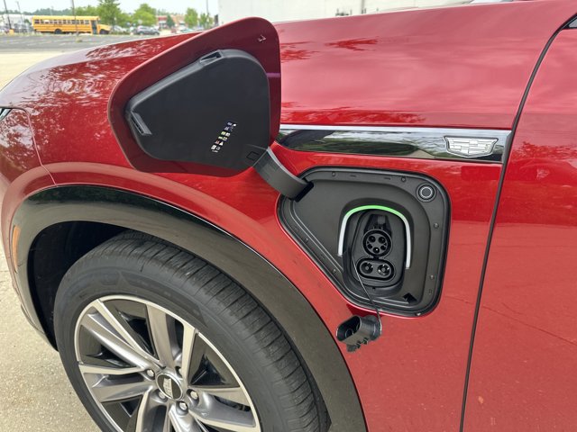 New 2026 Cadillac Vistiq Sport w/ LPO, Floor Liner Package image 9