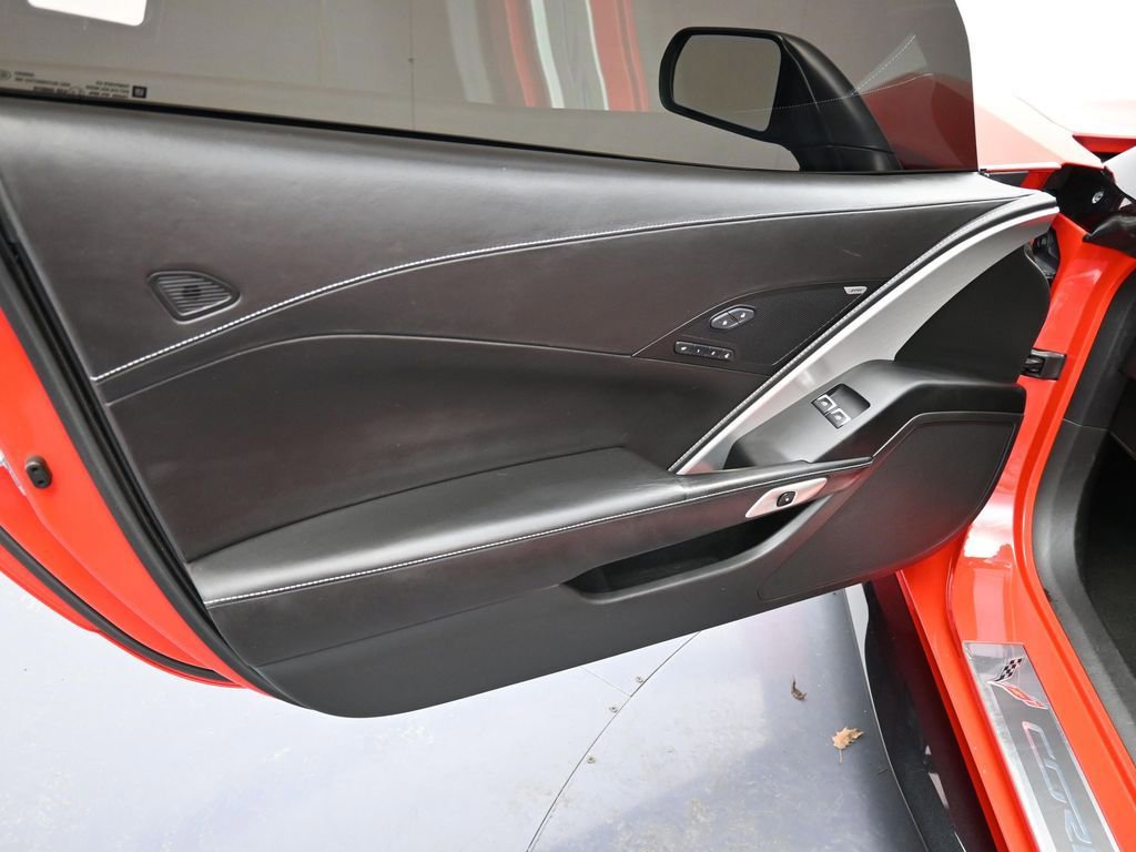 Used 2015 Chevrolet Corvette Z06 w/ 3LZ Preferred Equipment Group RWD image 9