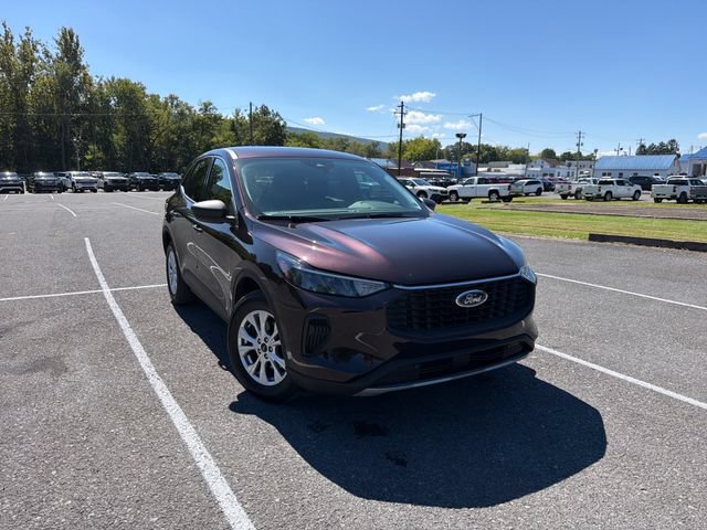 Used 2023 Ford Escape Active w/ Tech Pack #1 AWD/4WD image 1