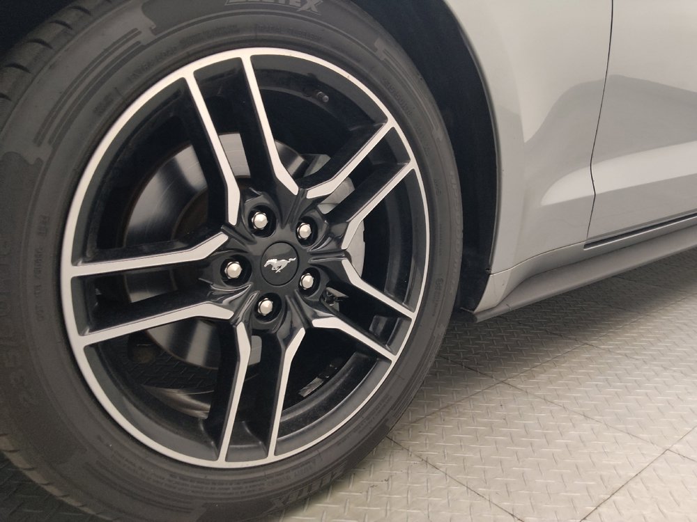 Used 2022 Ford Mustang Premium RWD image 31