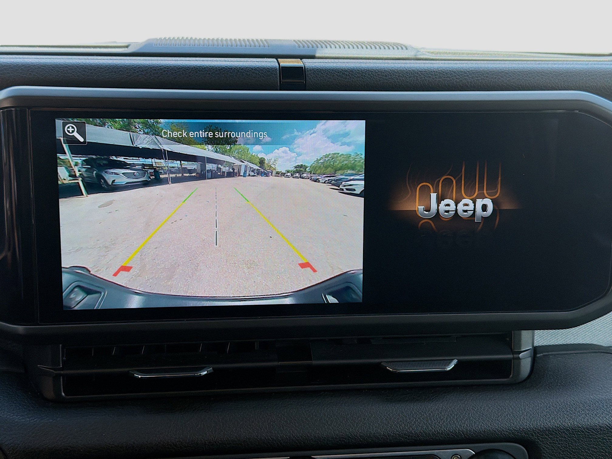 Used 2024 Jeep Gladiator Sport image 11