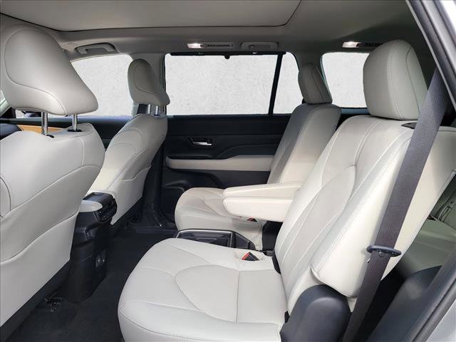 Used 2025 Toyota Grand Highlander FWD image 14