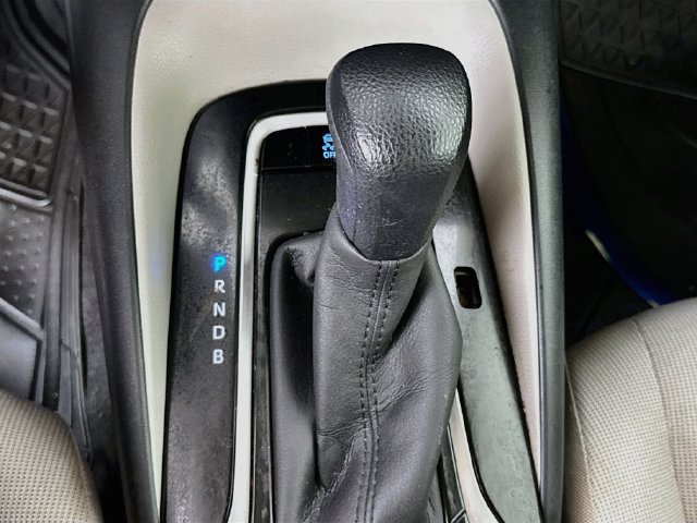 Used 2020 Toyota Corolla LE FWD image 17
