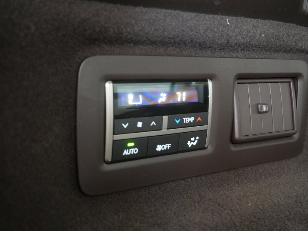 Used 2018 Lexus RX 350L AWD w/ Premium Package image 36