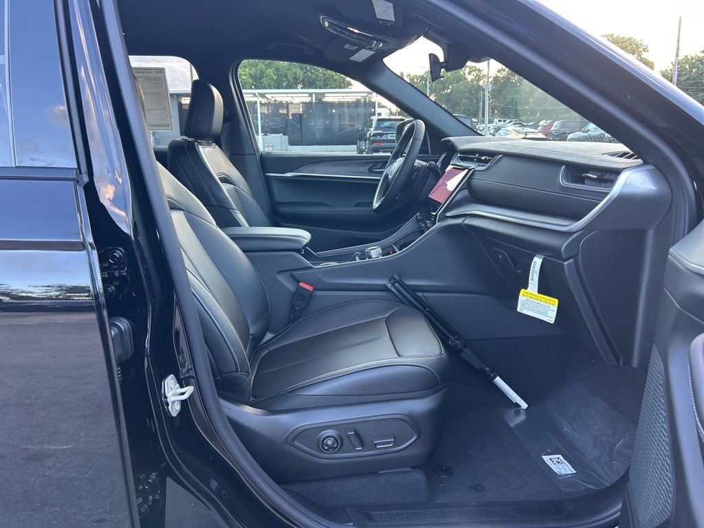 New 2025 Jeep Grand Cherokee L Limited image 23