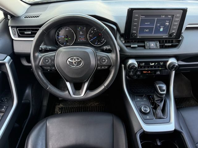 Used 2022 Toyota RAV4 XLE Premium image 13