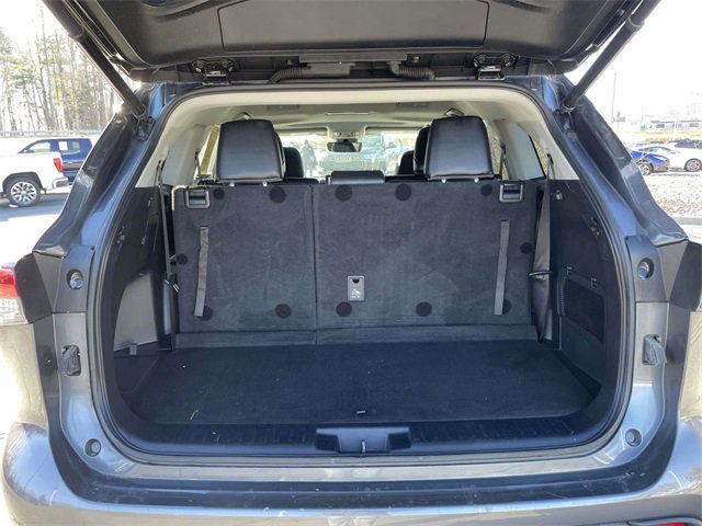 Used 2023 Toyota Highlander XLE image 13