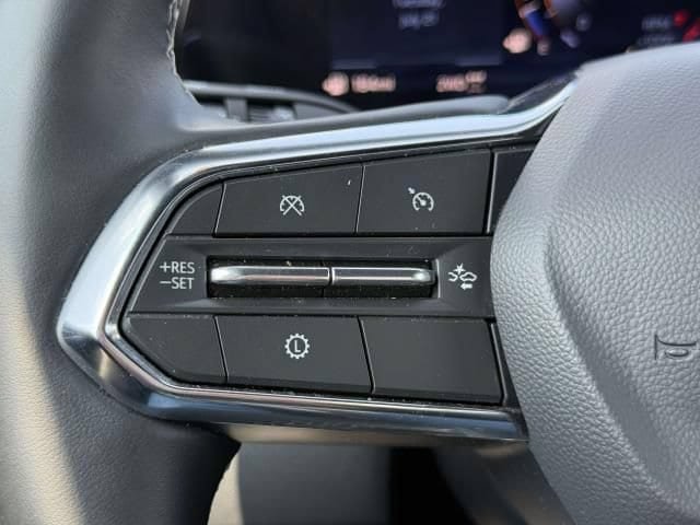 Used 2026 Chevrolet Traverse LT AWD/4WD image 23