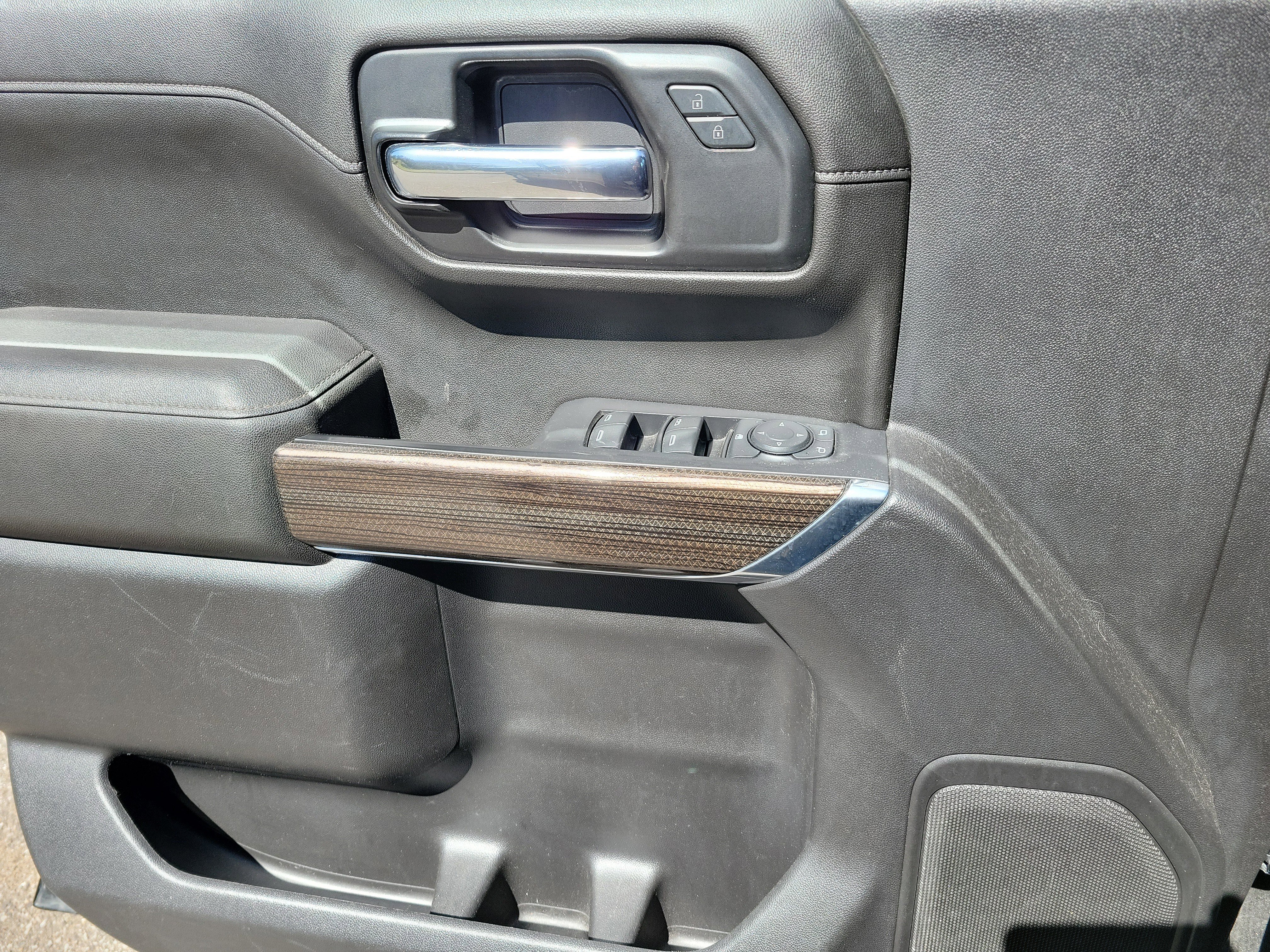 Used 2021 Chevrolet Silverado 1500 LT w/ Convenience Package II image 19