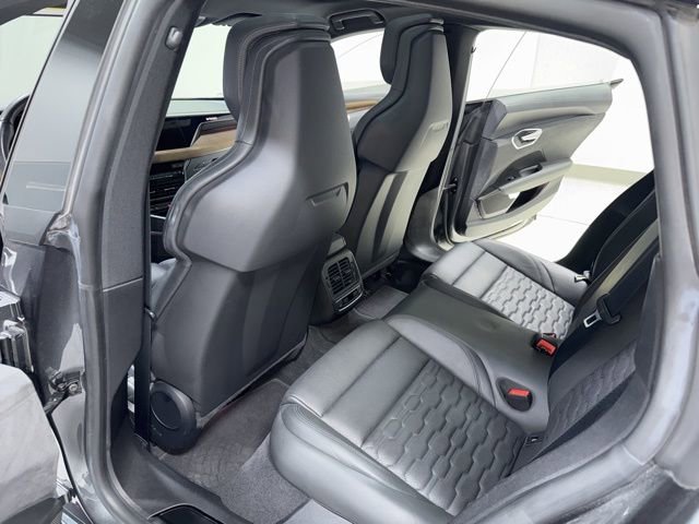 Used 2022 Audi e-tron GT Prestige w/ Prestige Package image 24