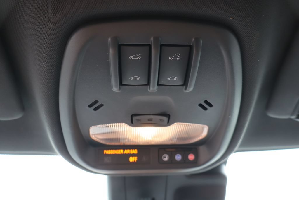 Used 2024 Chevrolet Trax RS w/ Sunroof Package FWD image 23
