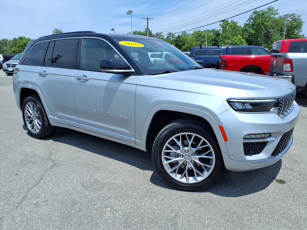Used 2025 Jeep Grand Cherokee Summit AWD/4WD video 2