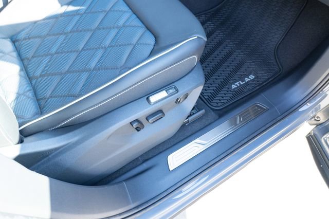 New 2026 Volkswagen Atlas Cross Sport SEL Premium R-Line image 47