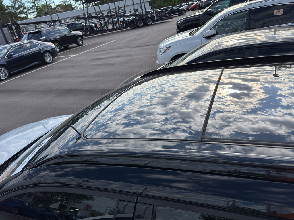 Used 2021 Volvo XC40 T5 R-Design w/ Advanced Package image 6