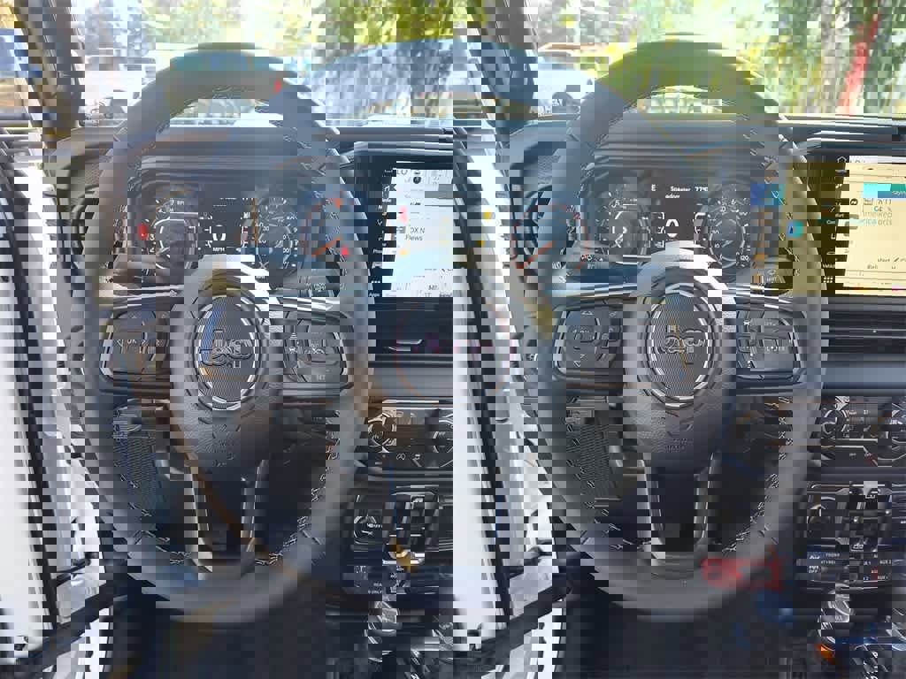 New 2025 Jeep Gladiator Rubicon w/ Convenience Group image 14