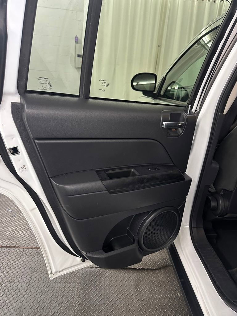 Used 2016 Jeep Compass Sport w/ Power Value Group image 21