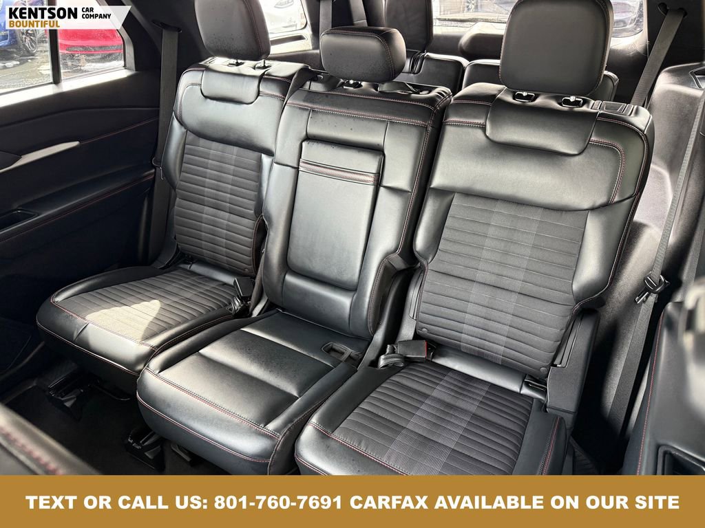 Used 2025 Ford Explorer ST-Line w/ ST-Line Street Pack image 32