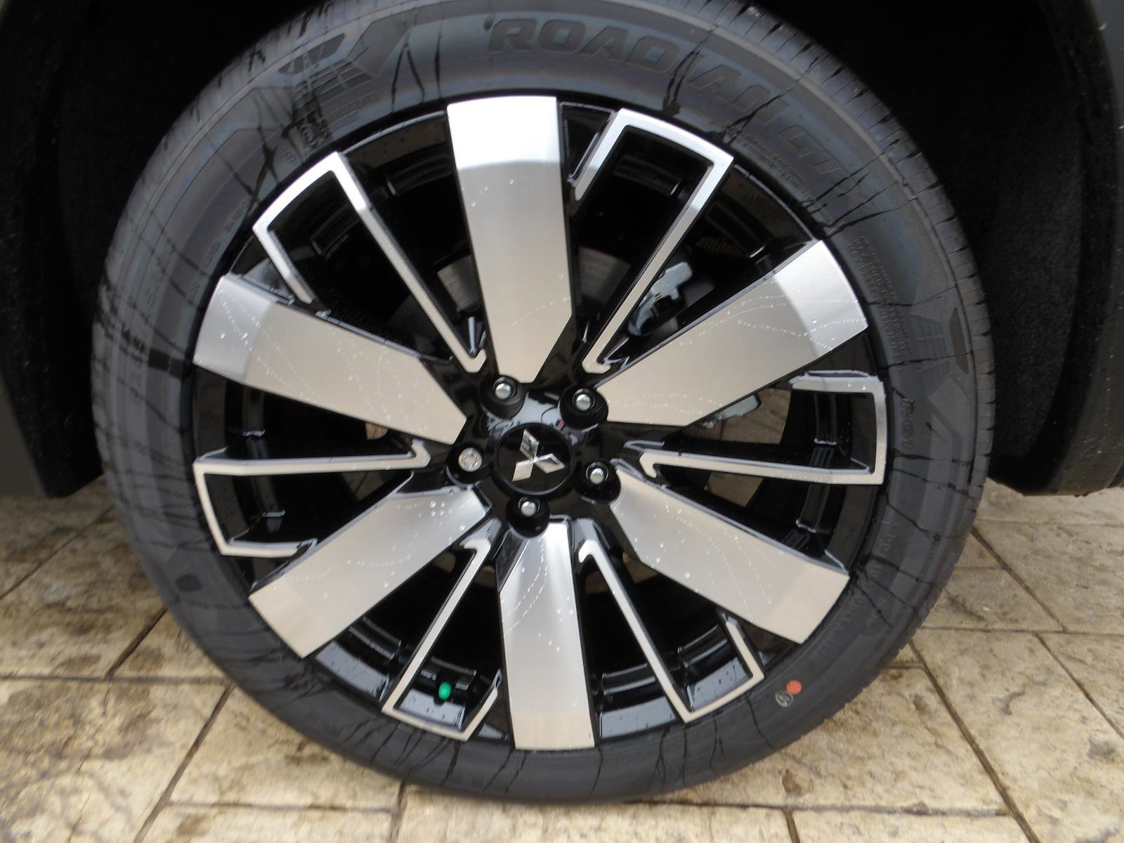 New 2026 Mitsubishi Outlander SE AWD/4WD image 12