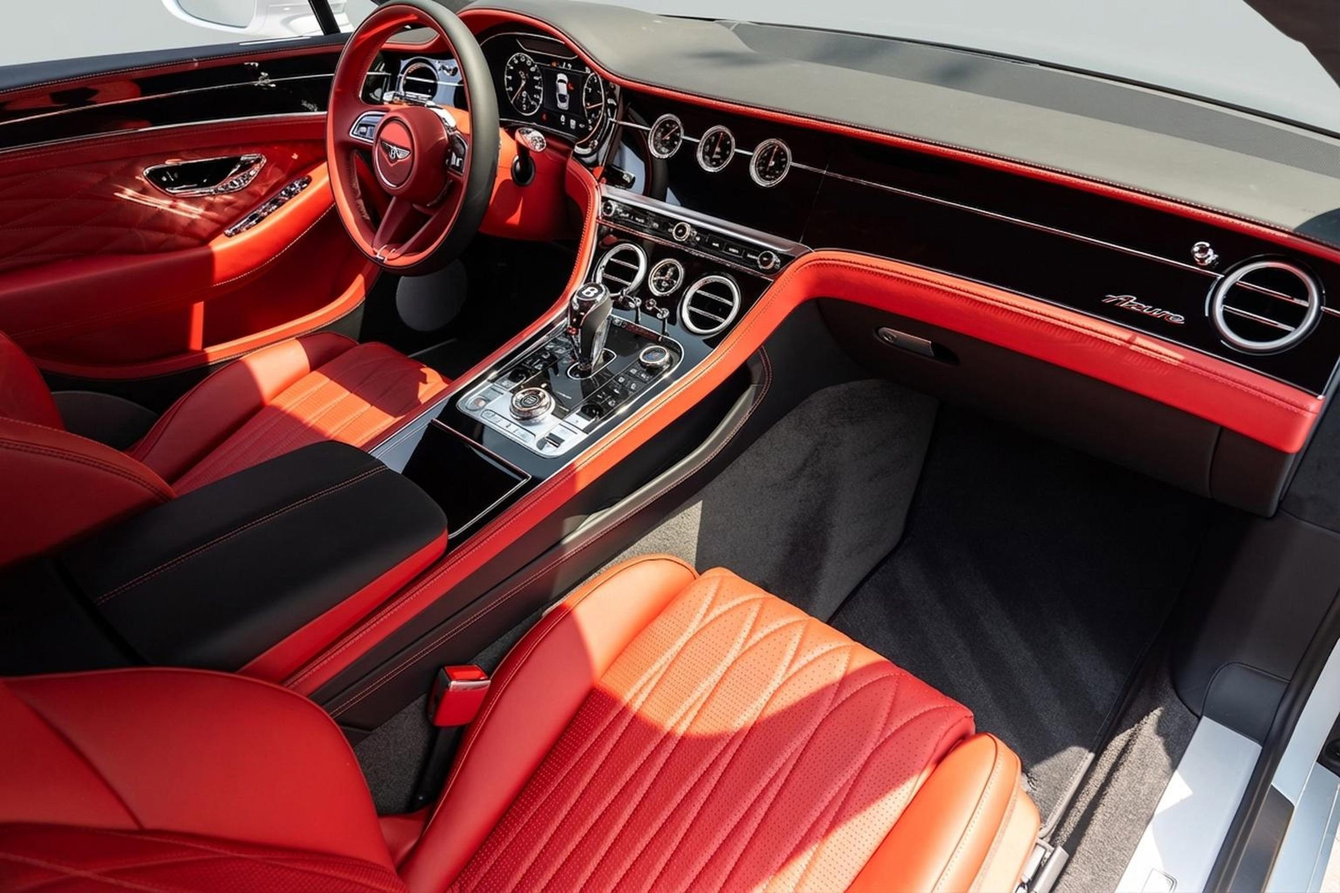 Used 2024 Bentley Continental GT Azure image 2