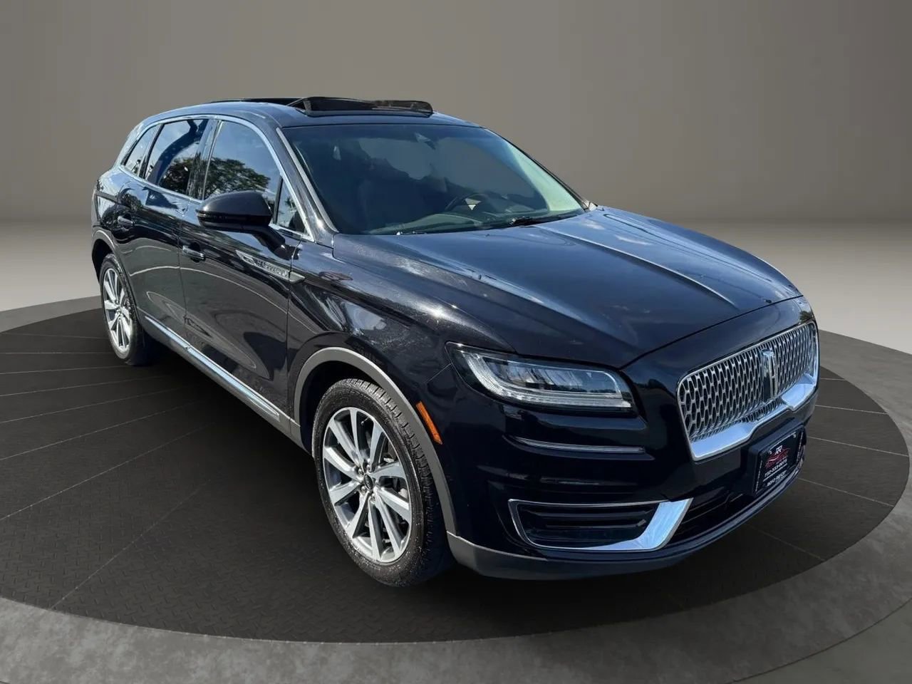 Used 2019 Lincoln Nautilus Select image 5