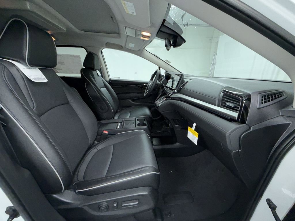 New 2026 Honda Odyssey Touring image 11