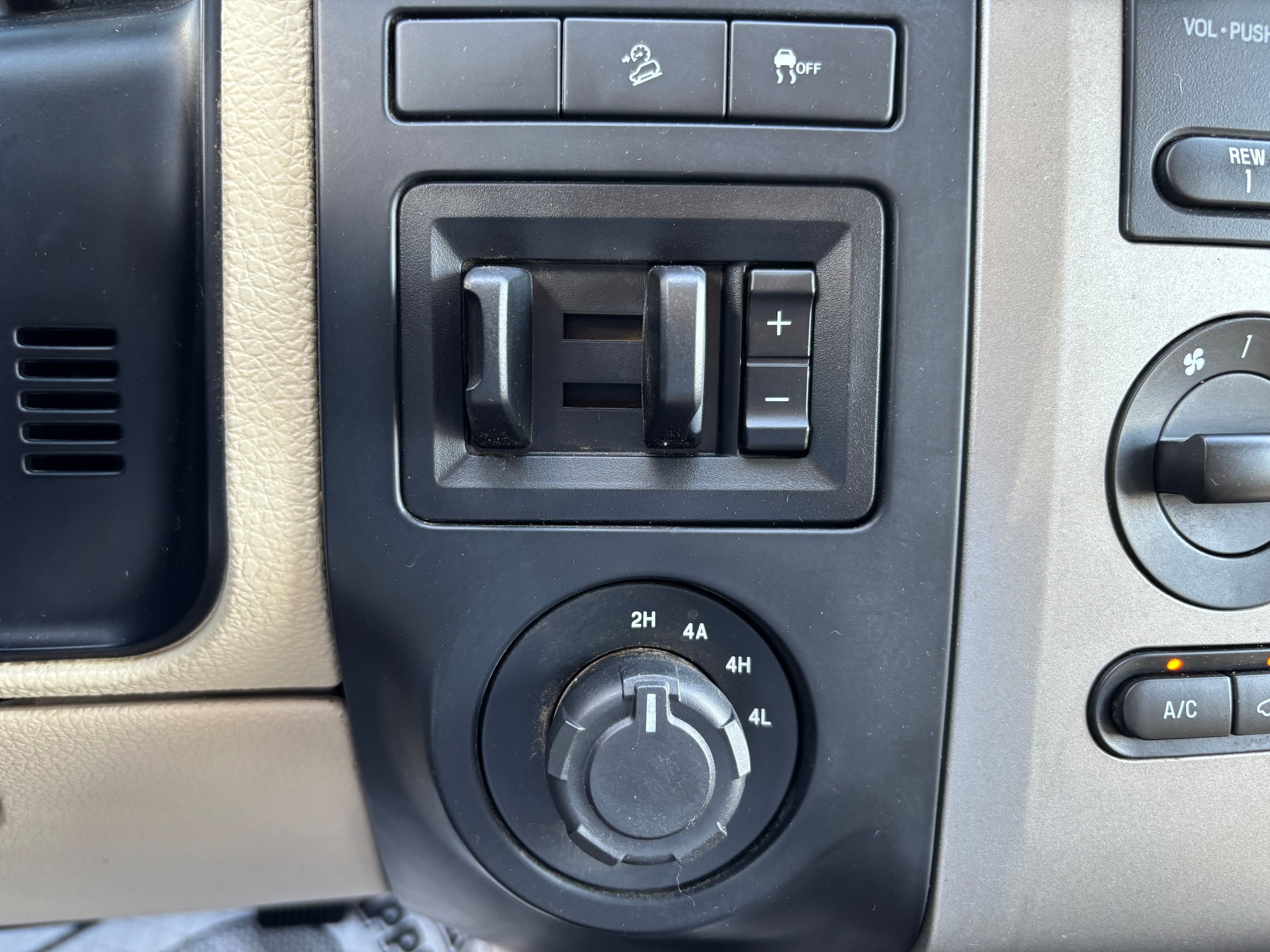 Used 2016 Ford Expedition XL AWD/4WD image 20