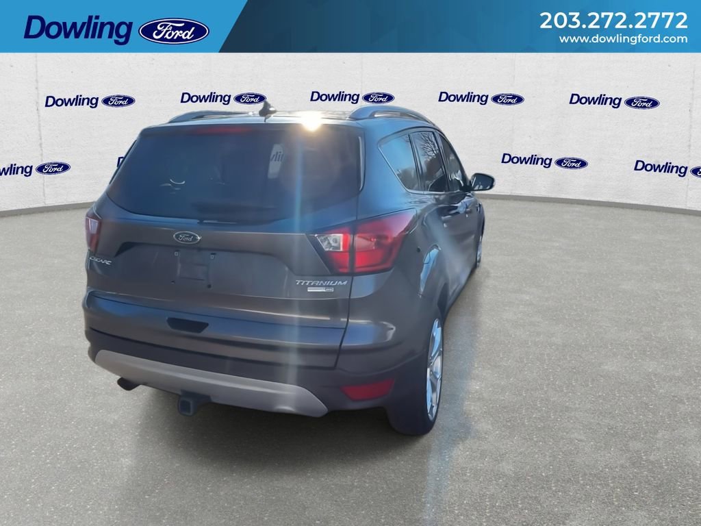 Used 2019 Ford Escape Titanium image 3