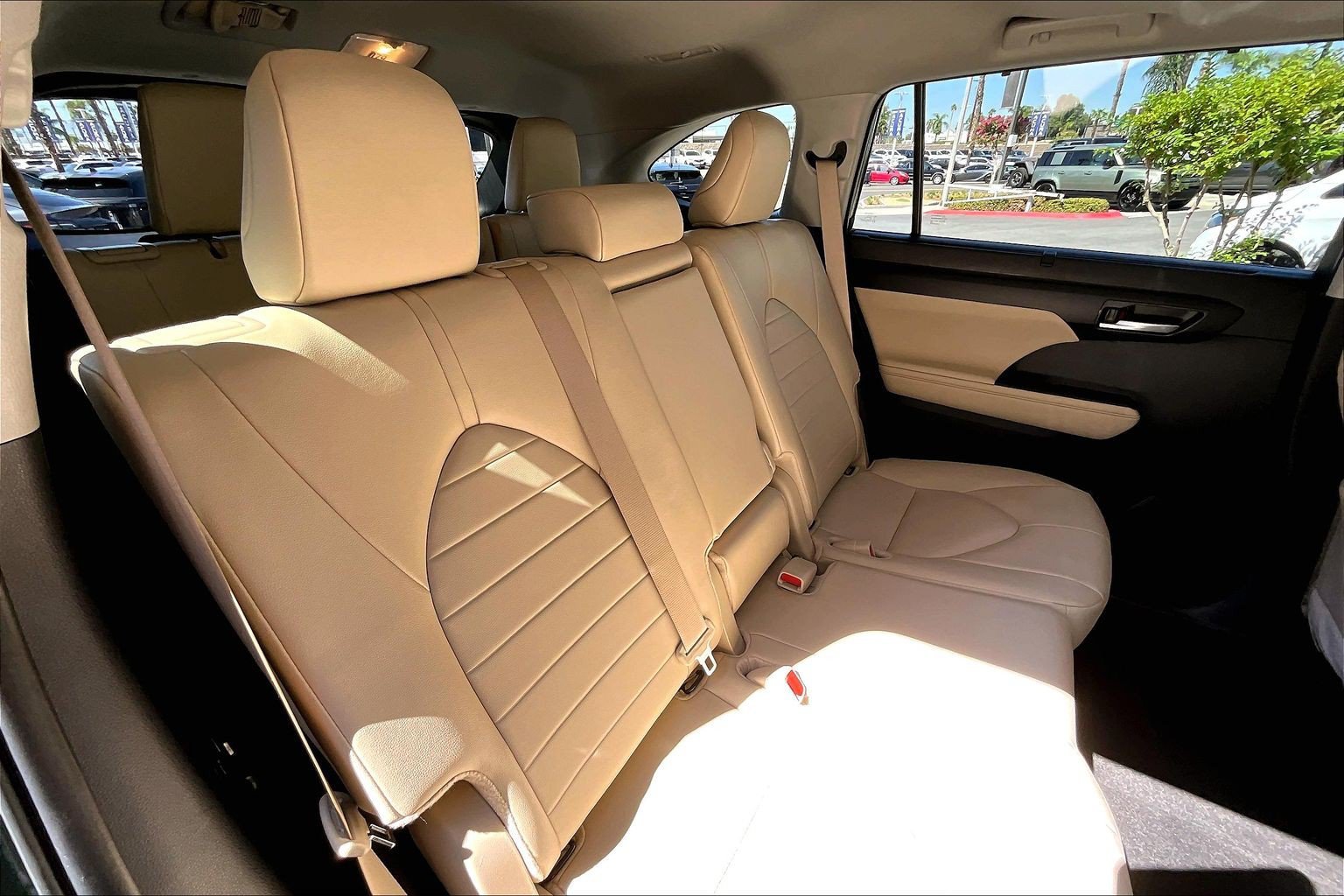 Used 2025 Toyota Highlander XLE AWD/4WD image 27
