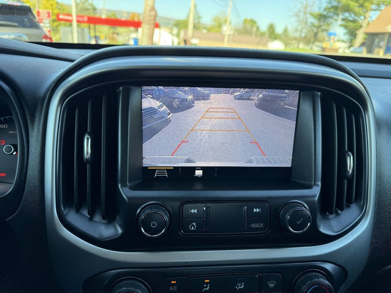 Used 2020 Chevrolet Colorado LT AWD/4WD image 14