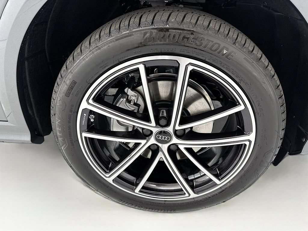 Used 2026 Audi Q5 Premium Plus w/ Premium Plus AWD/4WD image 32