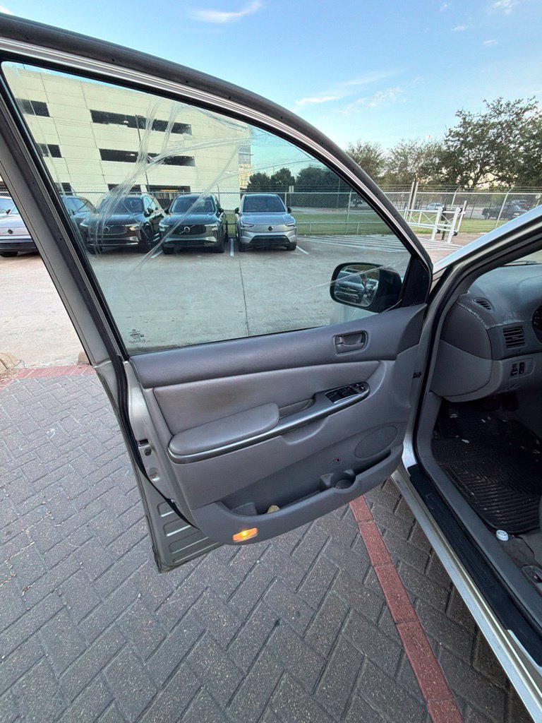 Used 2006 Toyota Sienna CE FWD image 3
