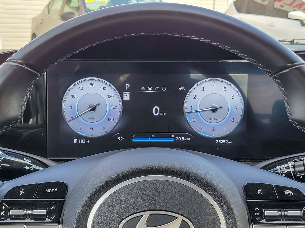 Used 2025 Hyundai Elantra SEL FWD image 17