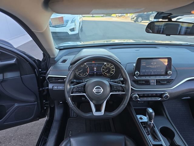 Used 2020 Nissan Altima 2.5 SR w/ Premium Package FWD image 14