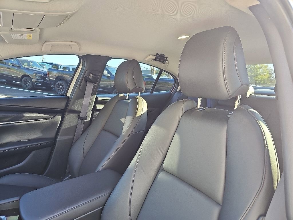 Used 2024 MAZDA MAZDA3 s FWD image 10