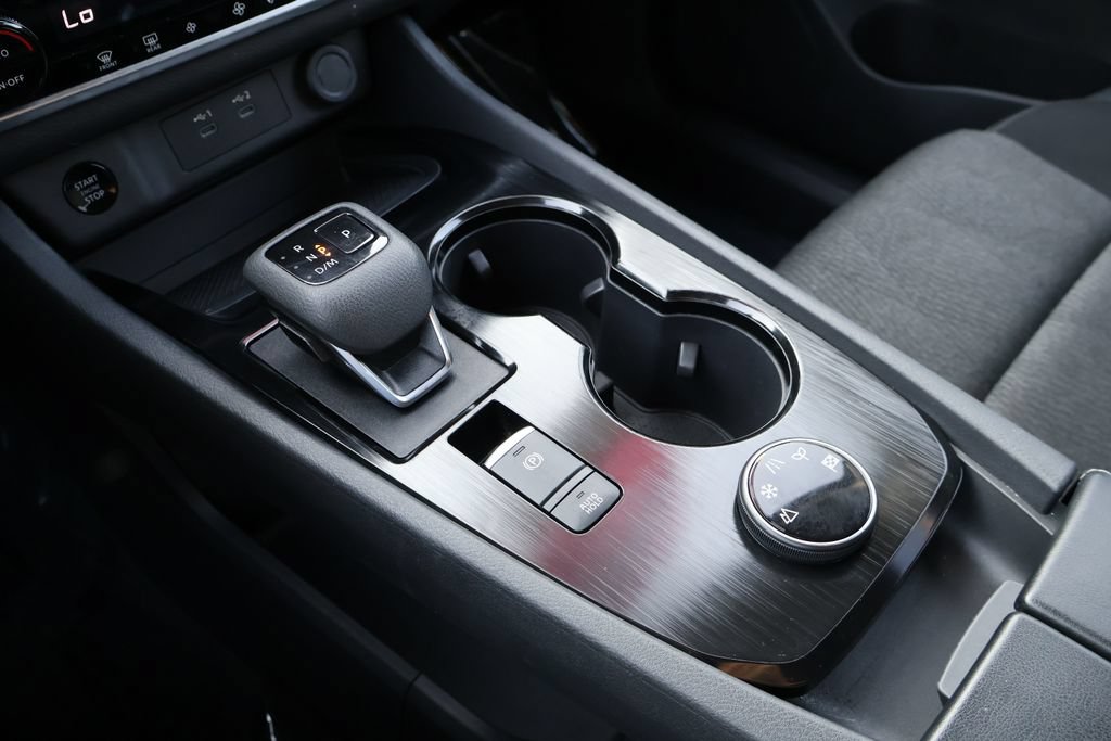 Certified 2025 Nissan Rogue SV AWD/4WD image 22