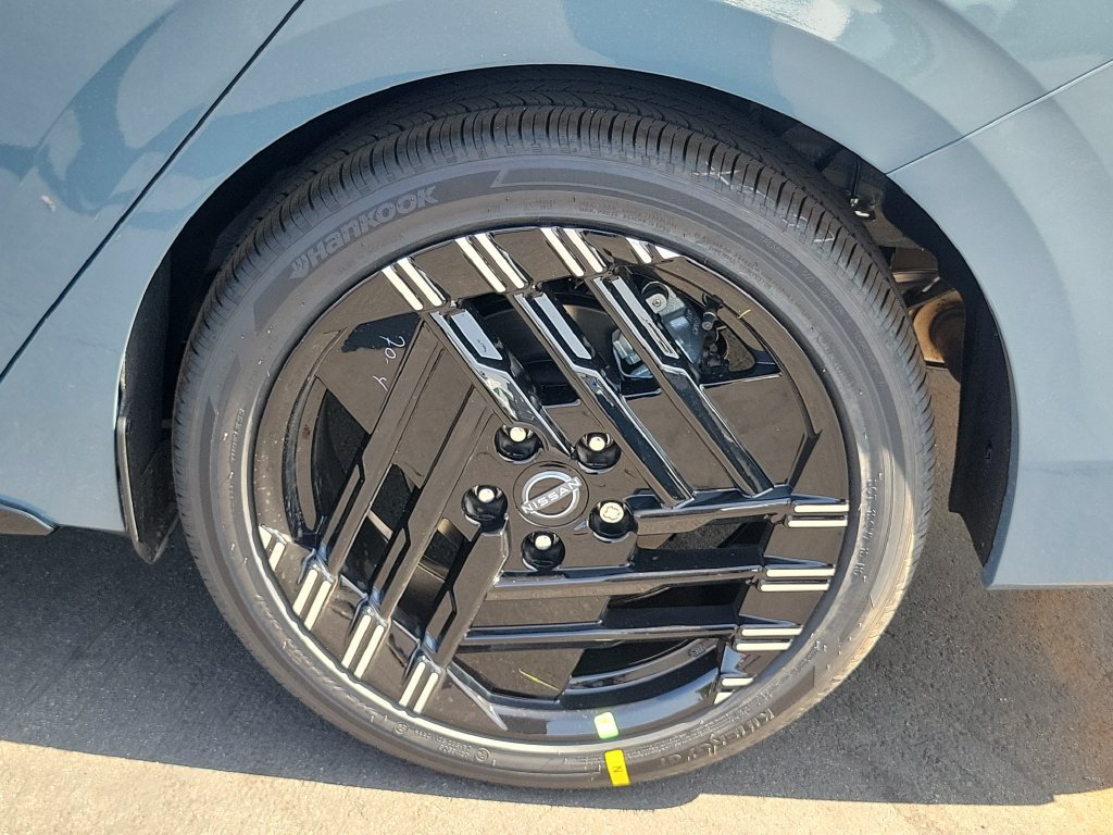 New 2027 Nissan Sentra SR w/ Floor Mat Package FWD image 17